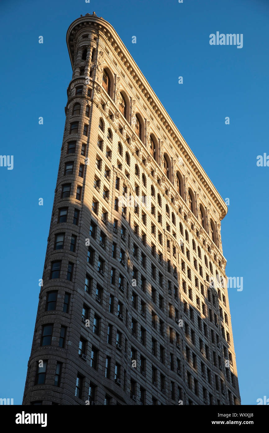 Das Flatiron Building, Renaissance Stil, bei 175 Fifth Avenue im Flatiron District von Manhattan, New York City. Die ehemals Fuller Gebäude Stockfoto
