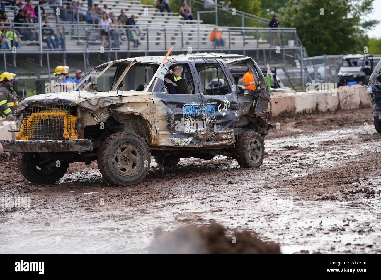 Hollywood Motorsports hielten ihre Demolition Derby event Pfoten für die Ursache zu helfen Mittel für lokale humane Gesellschaft heben, Oshkosh, Wisconsin Stockfoto