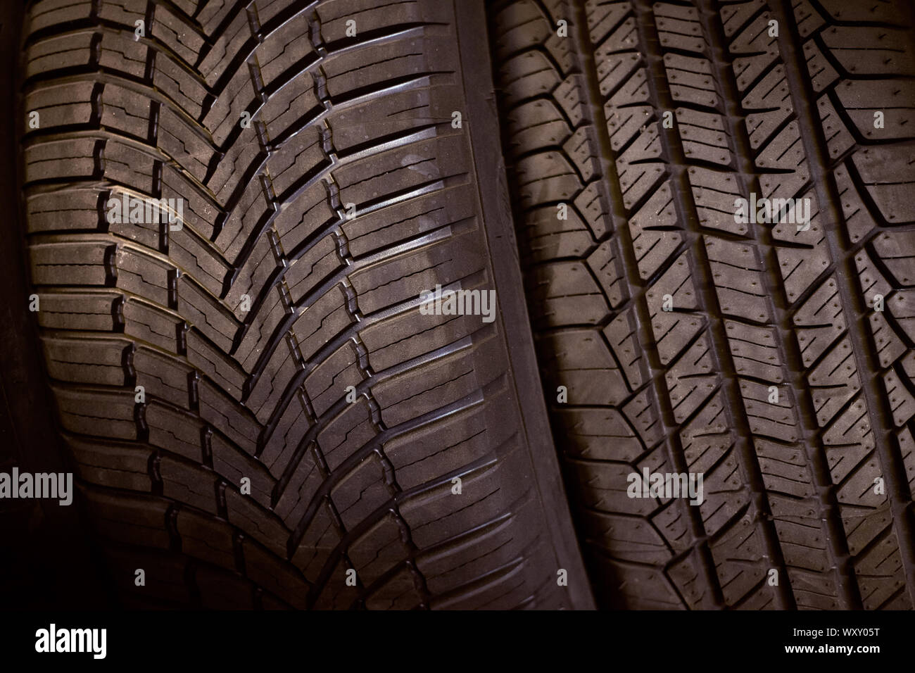 Textur und Muster aus zwei Gummi Reifen für PKW-Räder Stockfoto