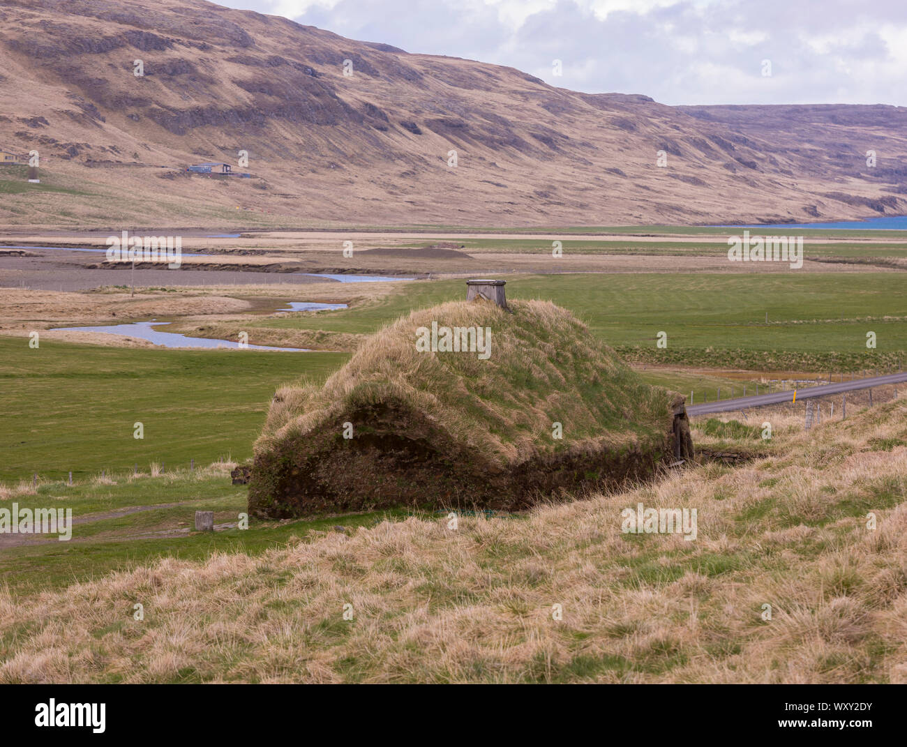 BUOARDALUR, ISLAND - Eiriksstadir, Viking Langhaus, die Erholung von Eric dem Roten 10. Jahrhundert Homestead. Stockfoto