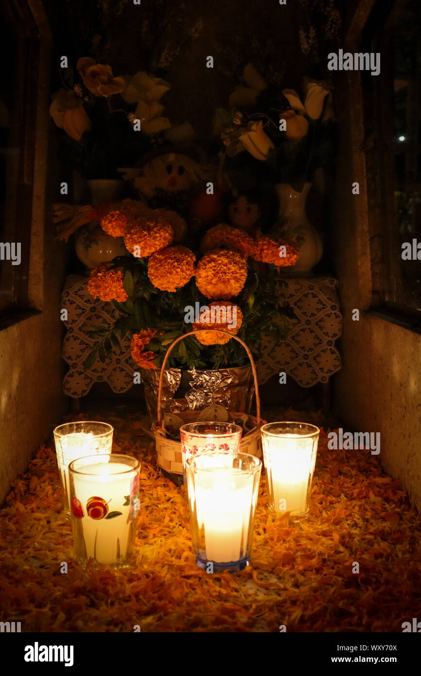 Tag der Toten Feier in Friedhof Stockfoto