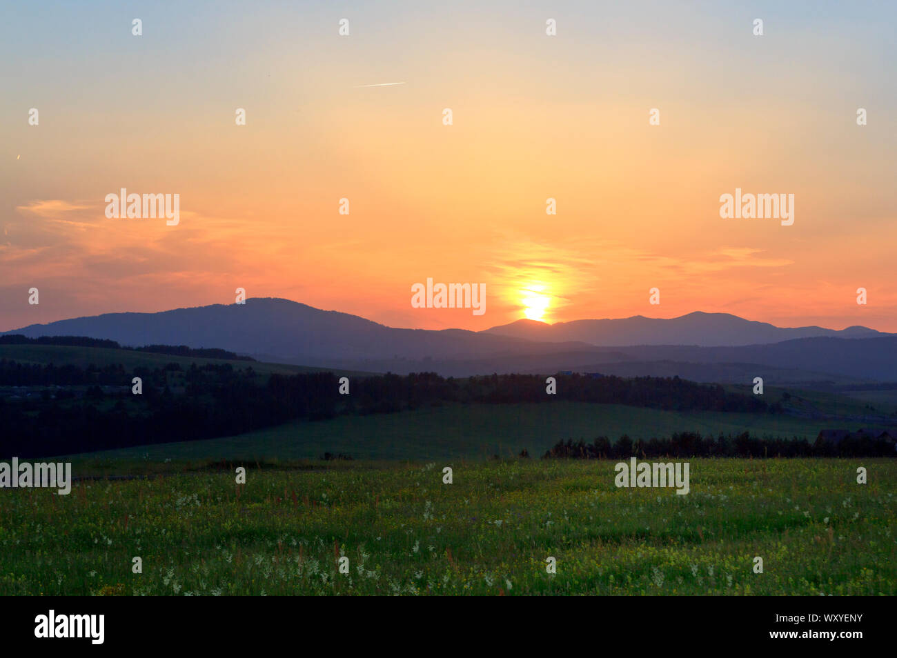 Sommer Sonnenuntergang über Zlatibor in Serbien Stockfoto