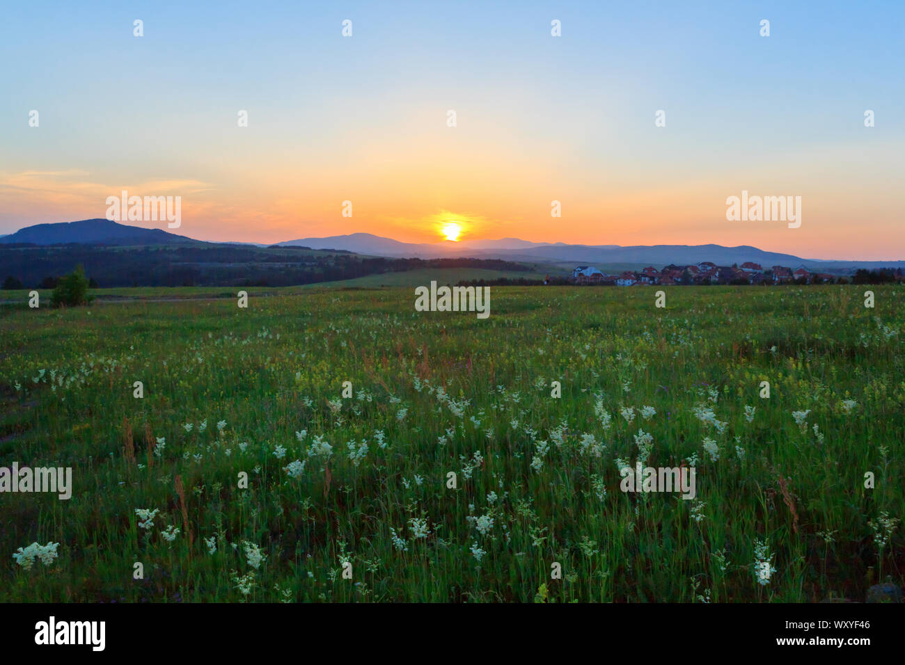 Sommer Sonnenuntergang über Zlatibor in Serbien Stockfoto