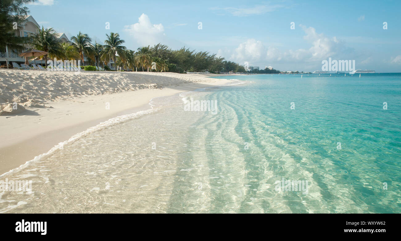 Seven Mile Beach auf Grand Cayman Island, Cayman Islands Stockfoto