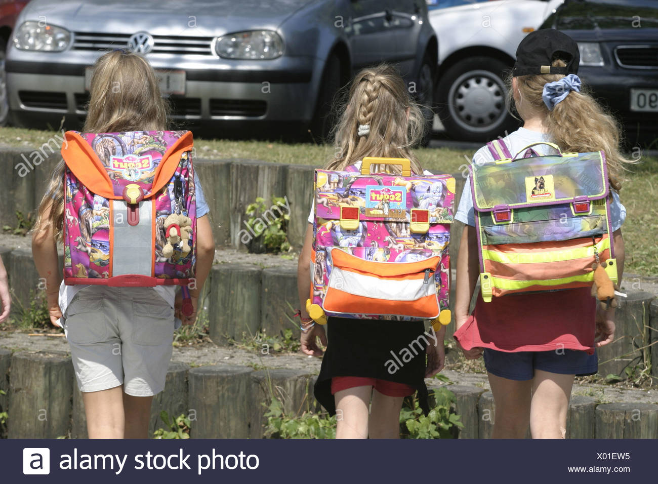 Schule Schulerinnen Schultaschen Posthouse Weg Ruckansicht