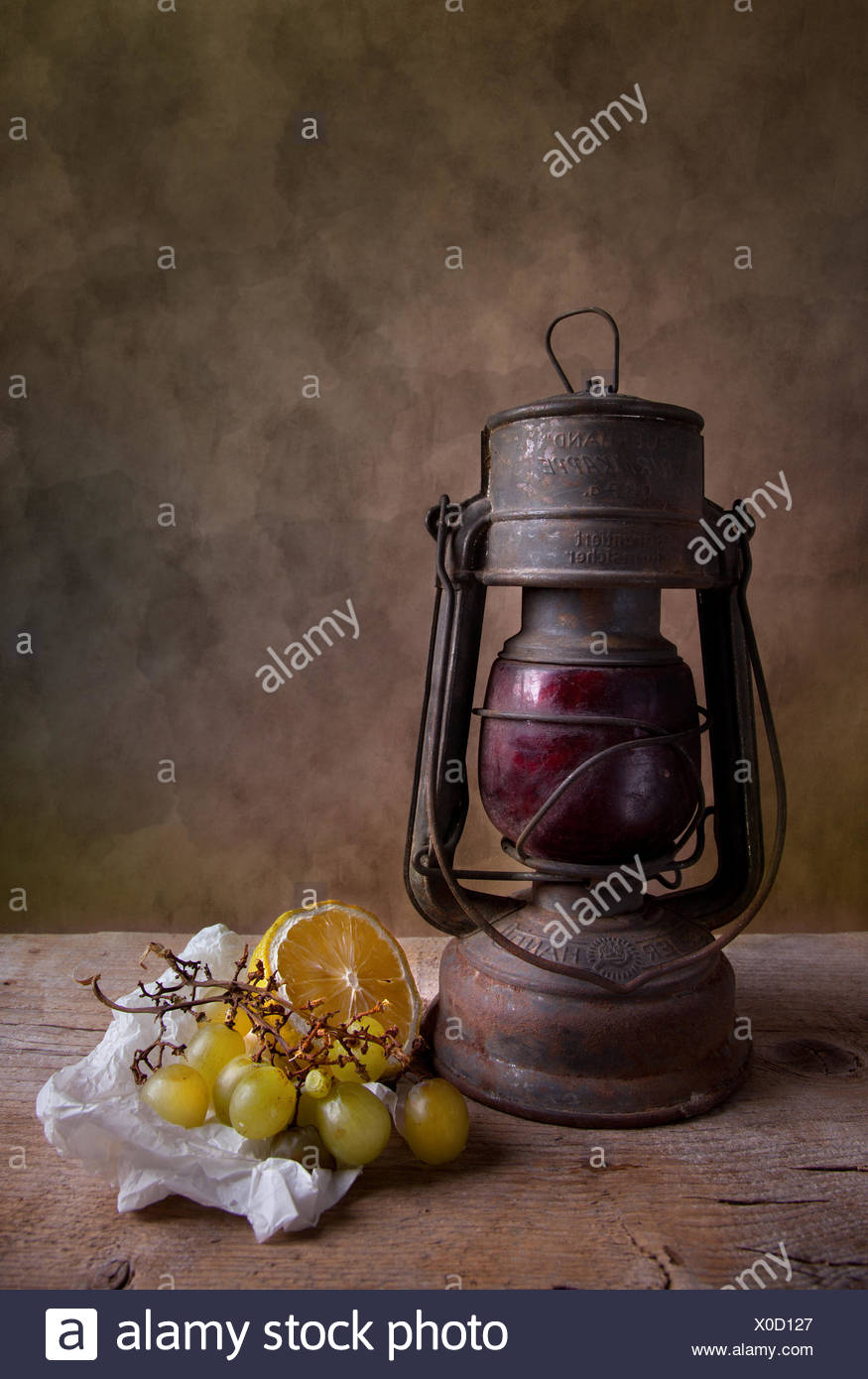 Lampen Holz Stockfotos & Lampen Holz Bilder - Alamy
