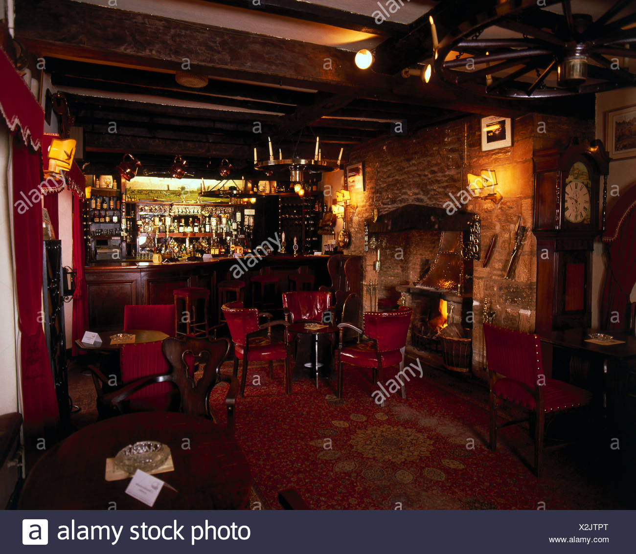 Englisch Pub Innenbeleuchtung Stockfotos Englisch Pub