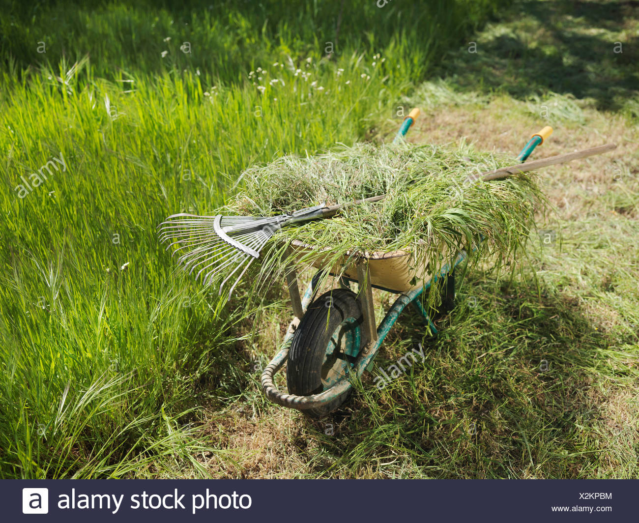 Schubkarre Stockfotos & Schubkarre Bilder - Alamy