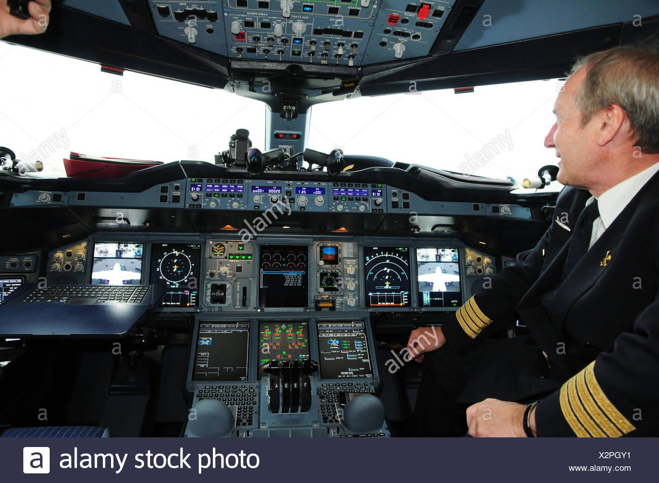 Man Lufthansa Airbus A380 Inside Stockfotos Man Lufthansa