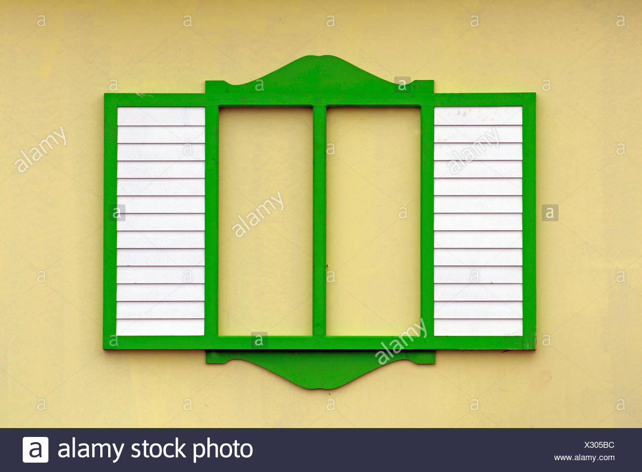 Gelbes Haus Mit Grunen Fensterladen - Heimidee