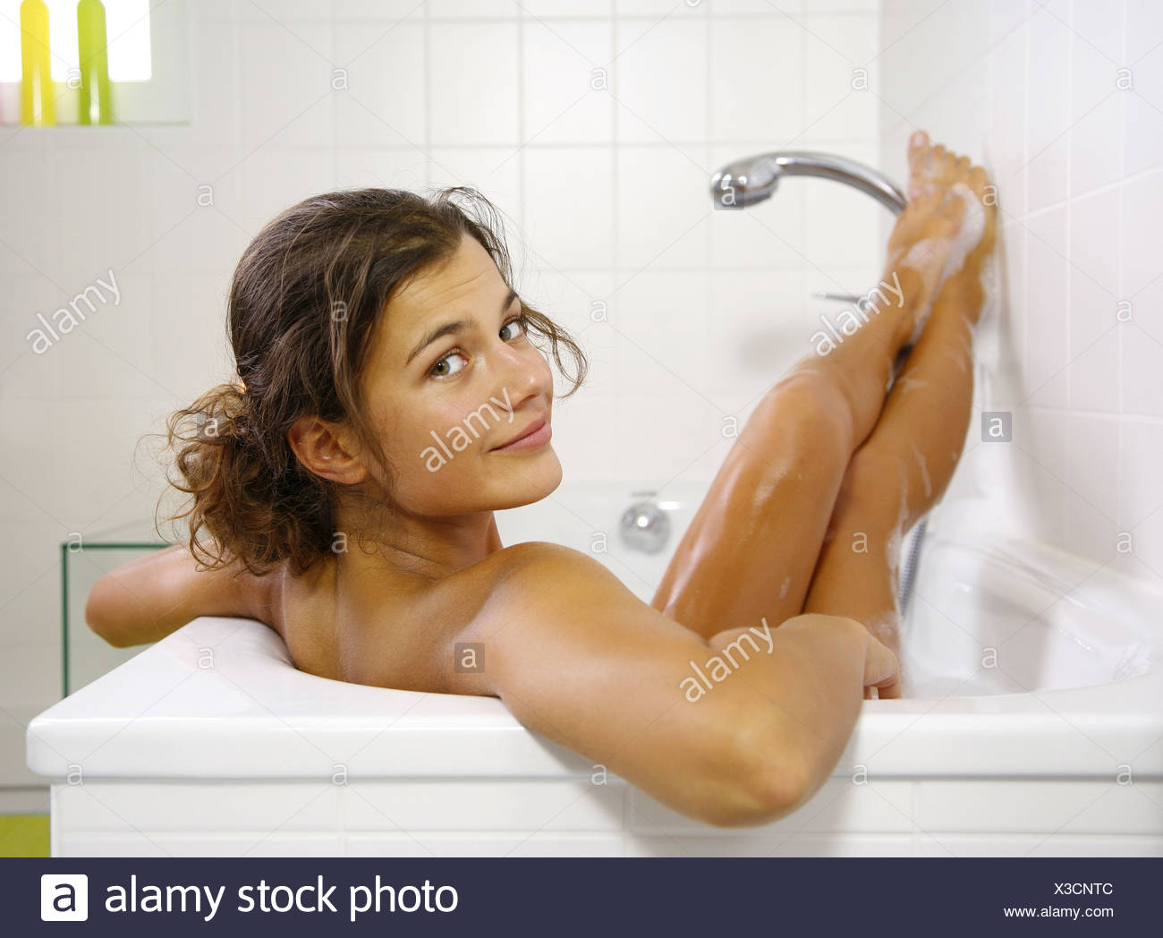 Blowjob und Pissen in der Badewanne Blowjob und Pissen in der Badewanne