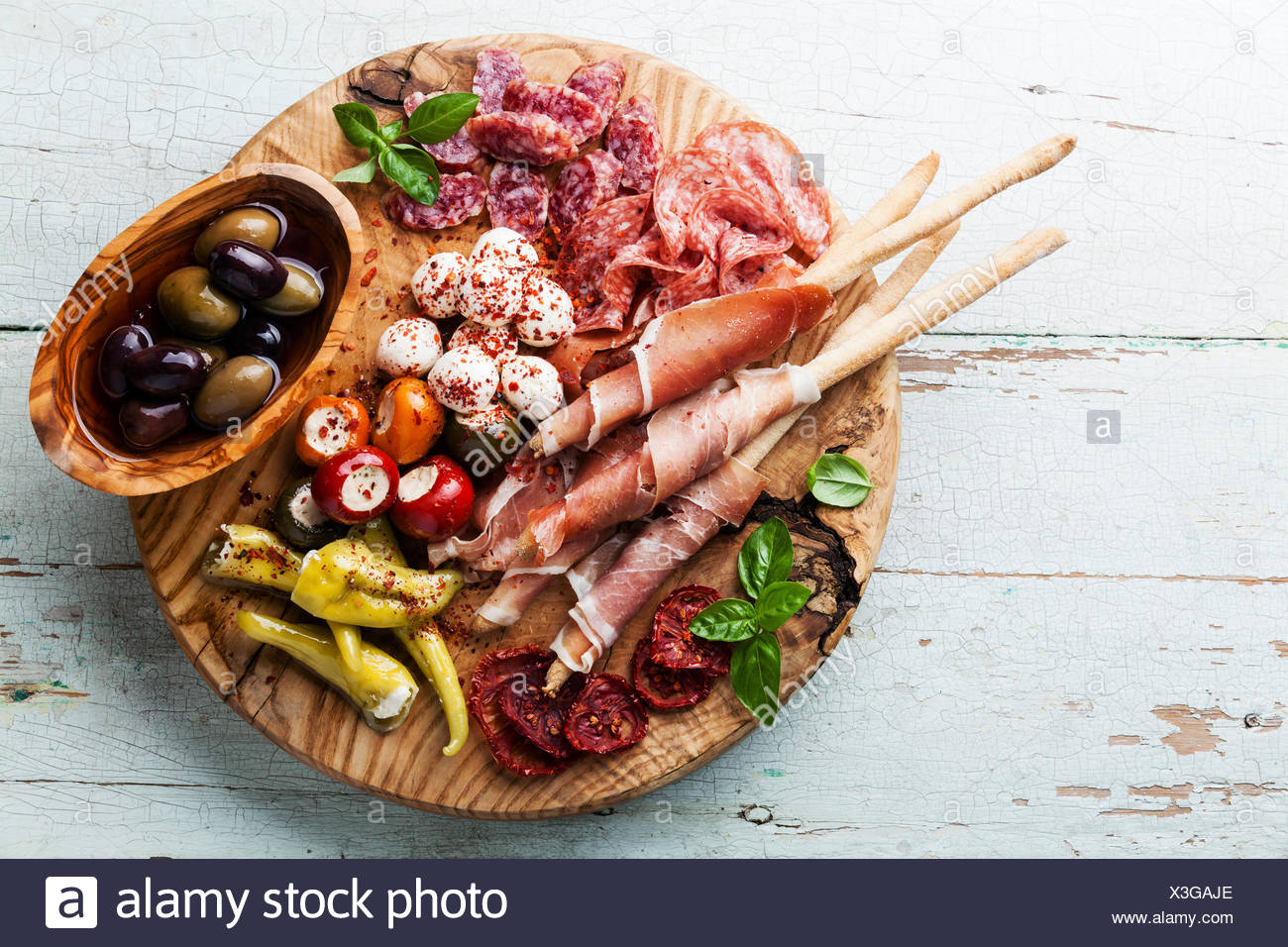 Antipasti Teller kalte Fleischplatte mit Grissini Brot ...