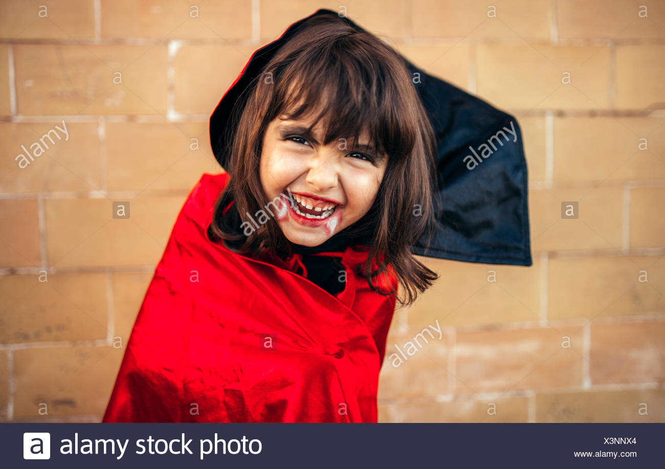 Vampir Madchen Stockfotos Und Bilder Kaufen Alamy