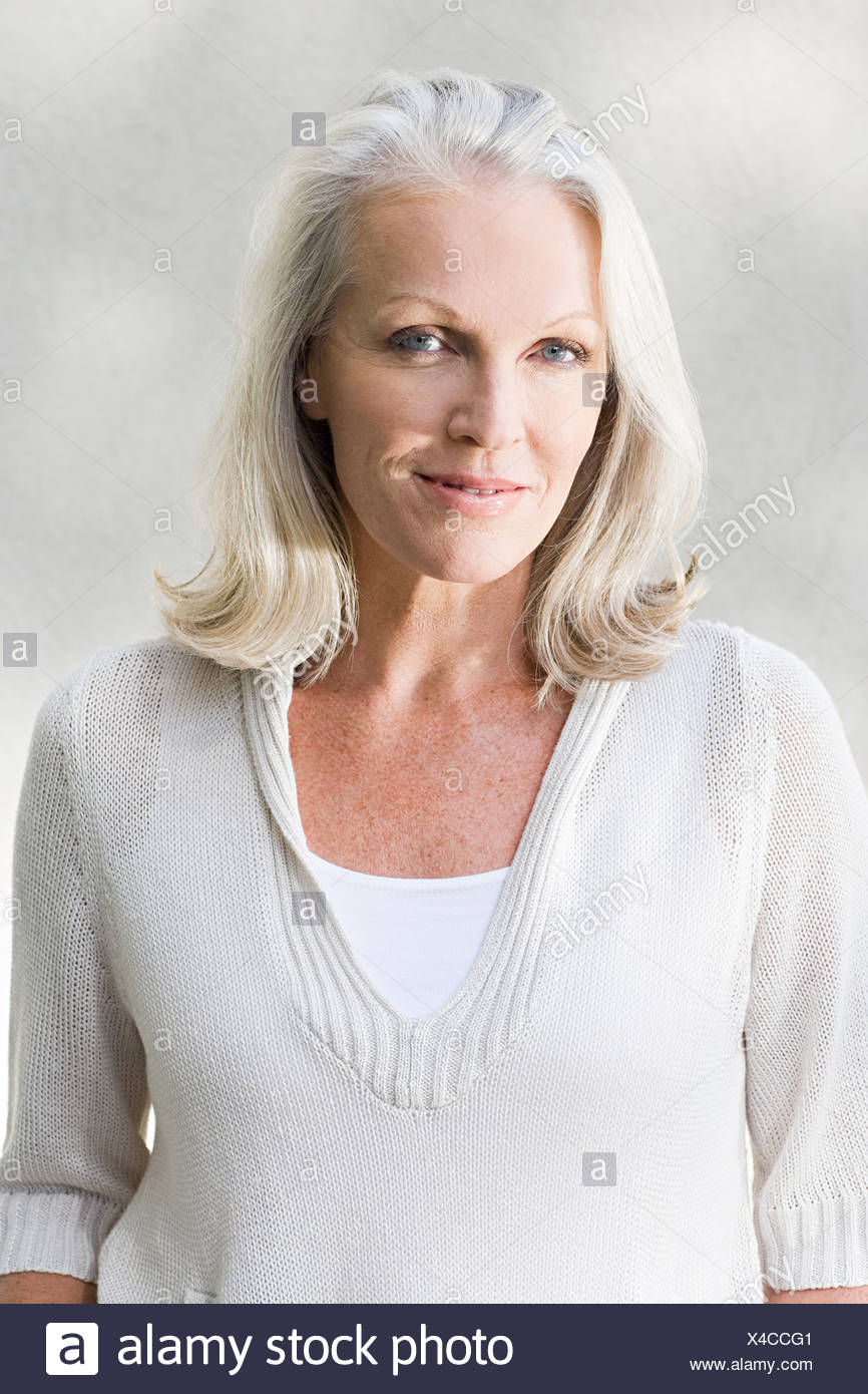 Portrat Des Mittleren Alter Frau Stockfotografie Alamy