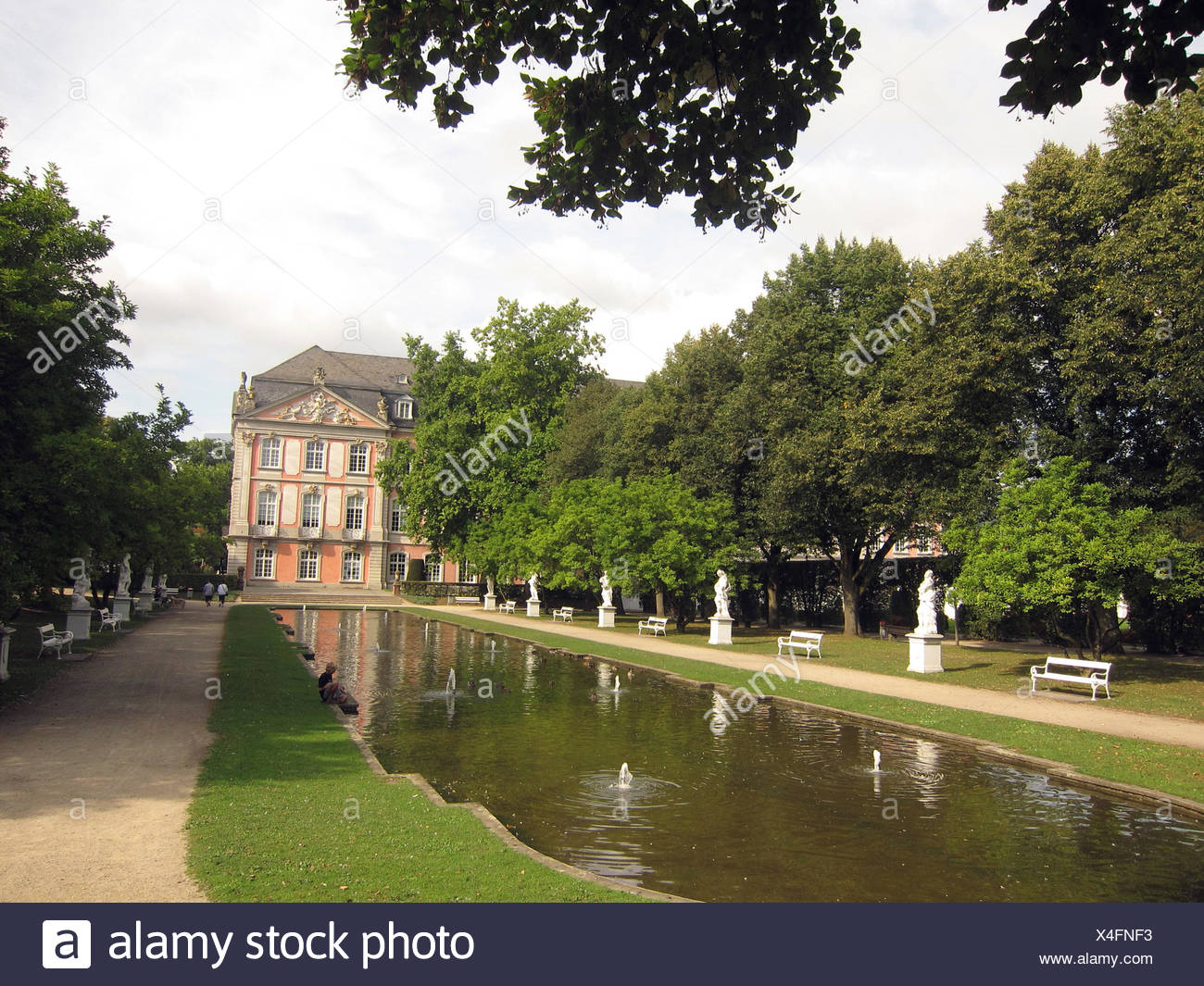 Garten Barock Frisches Wasser Teich Wasser Palast Residenz Garten Kurfurst Stockfotografie Alamy