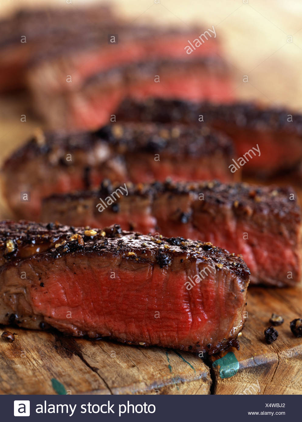 Scheiben Vom Rinderfilet Mit Pfeffer Zubereitet Medium Stockfotografie Alamy