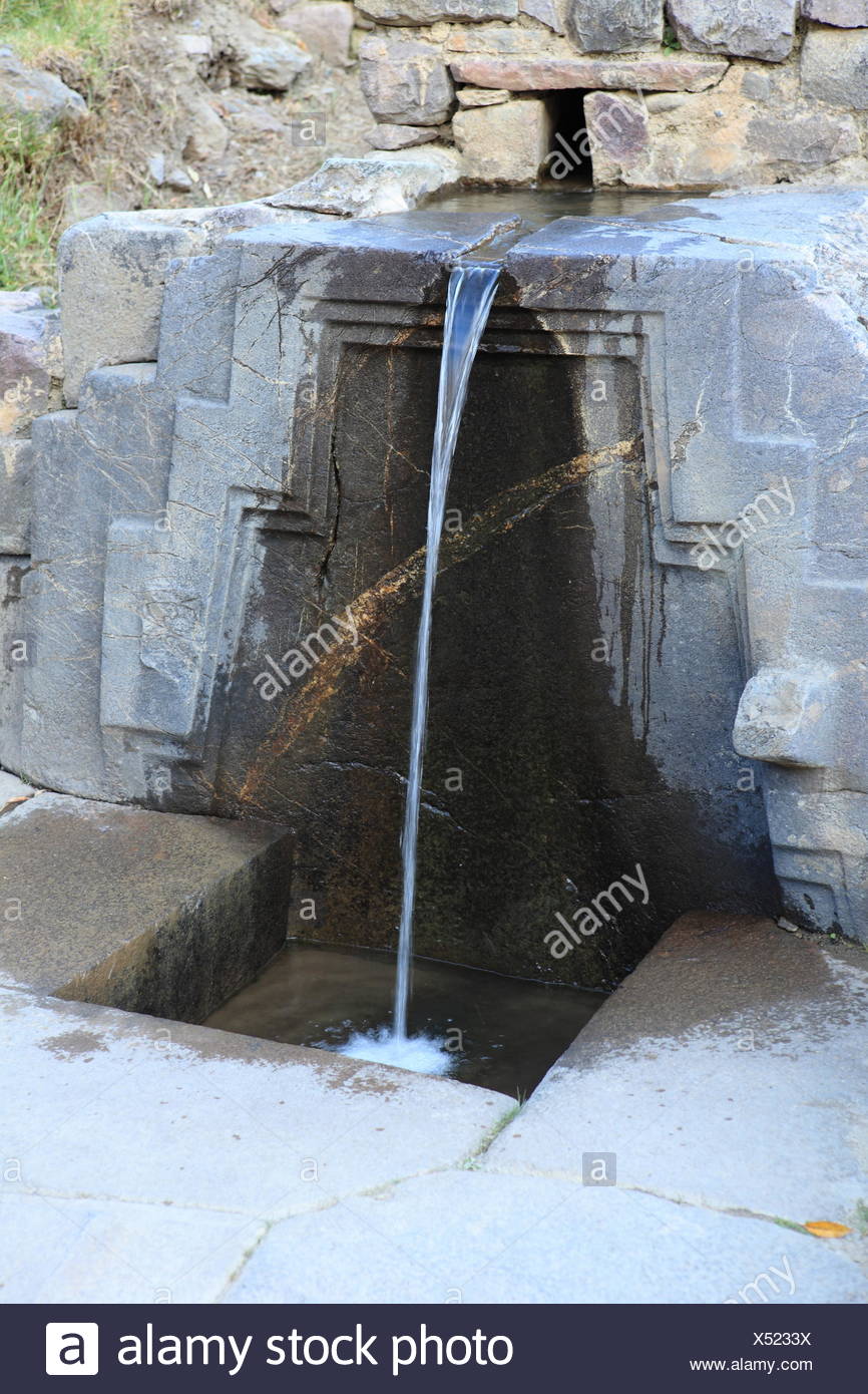 Bach Brunnen Waschbecken Quelle Badewanne Badewanne Badezimmer Badewanne Peru Stockfotografie Alamy