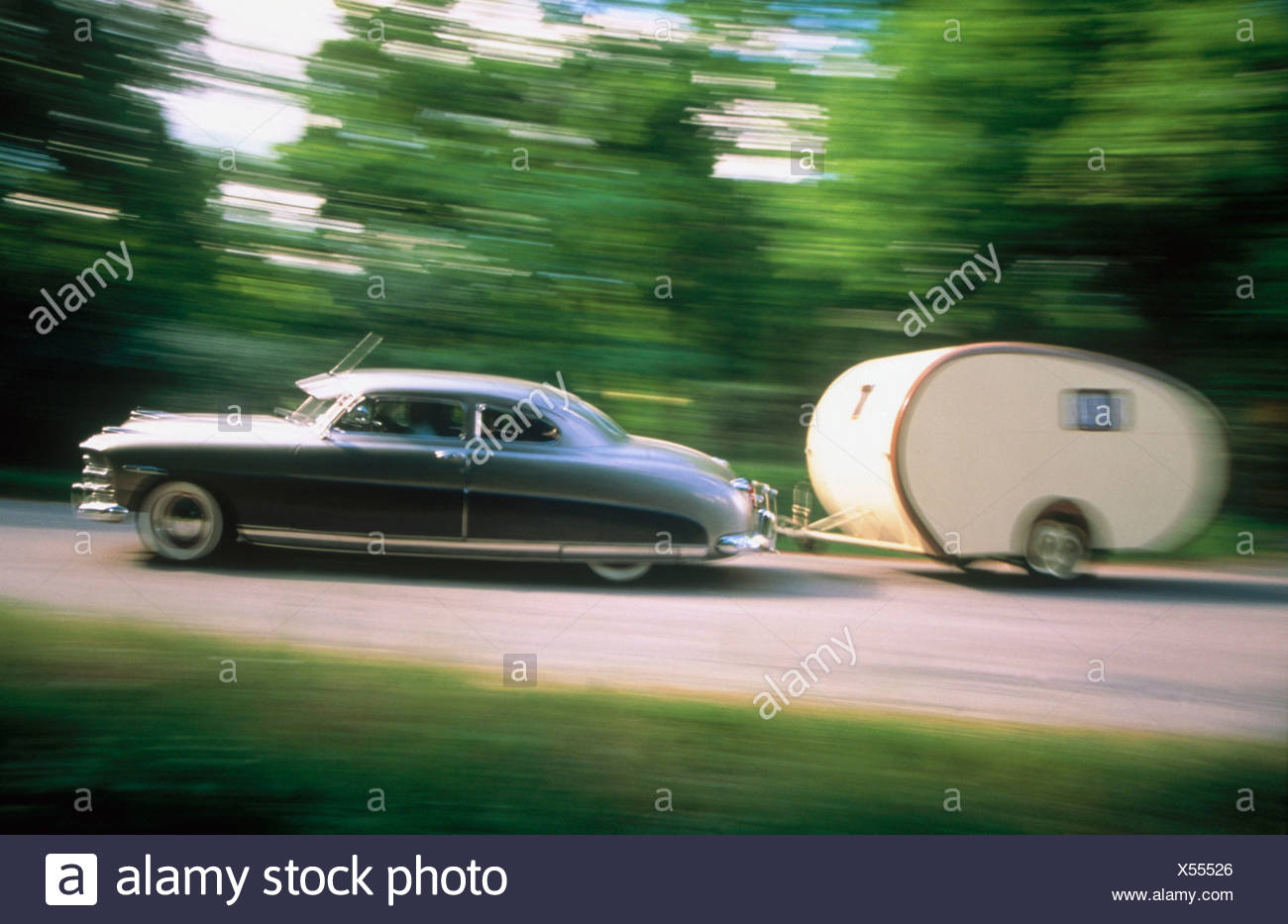 50er jahre stil auto mit wohnwagen usa x55526