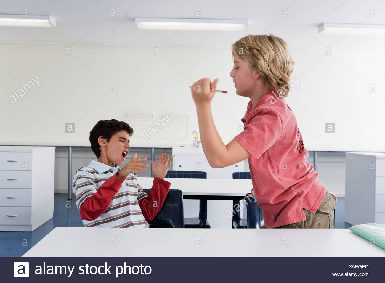 Fight Classroom Stockfotos Fight Classroom Bilder Alamy
