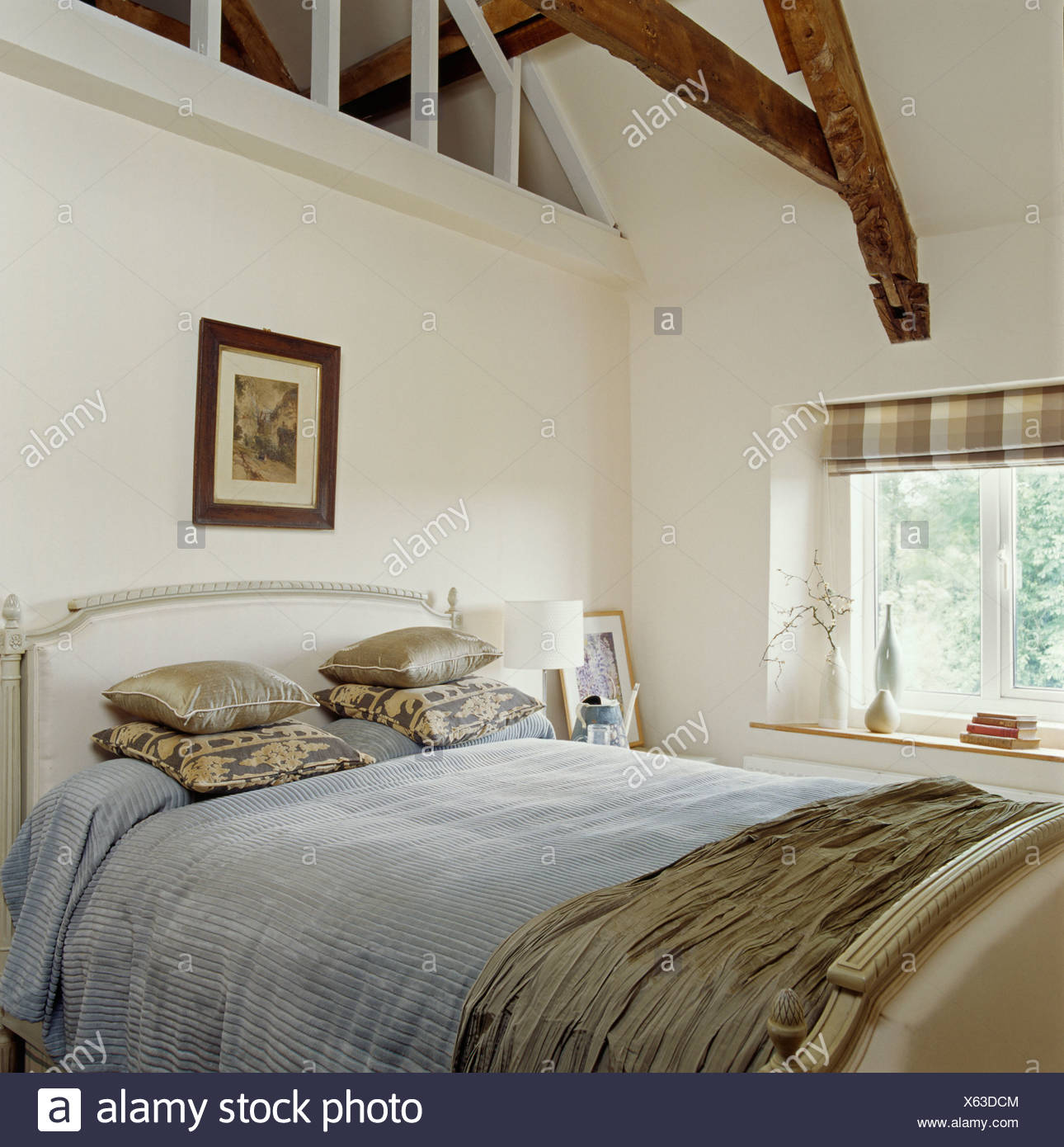 Attic Loft Bedroom In Cottage Stockfotos Attic Loft