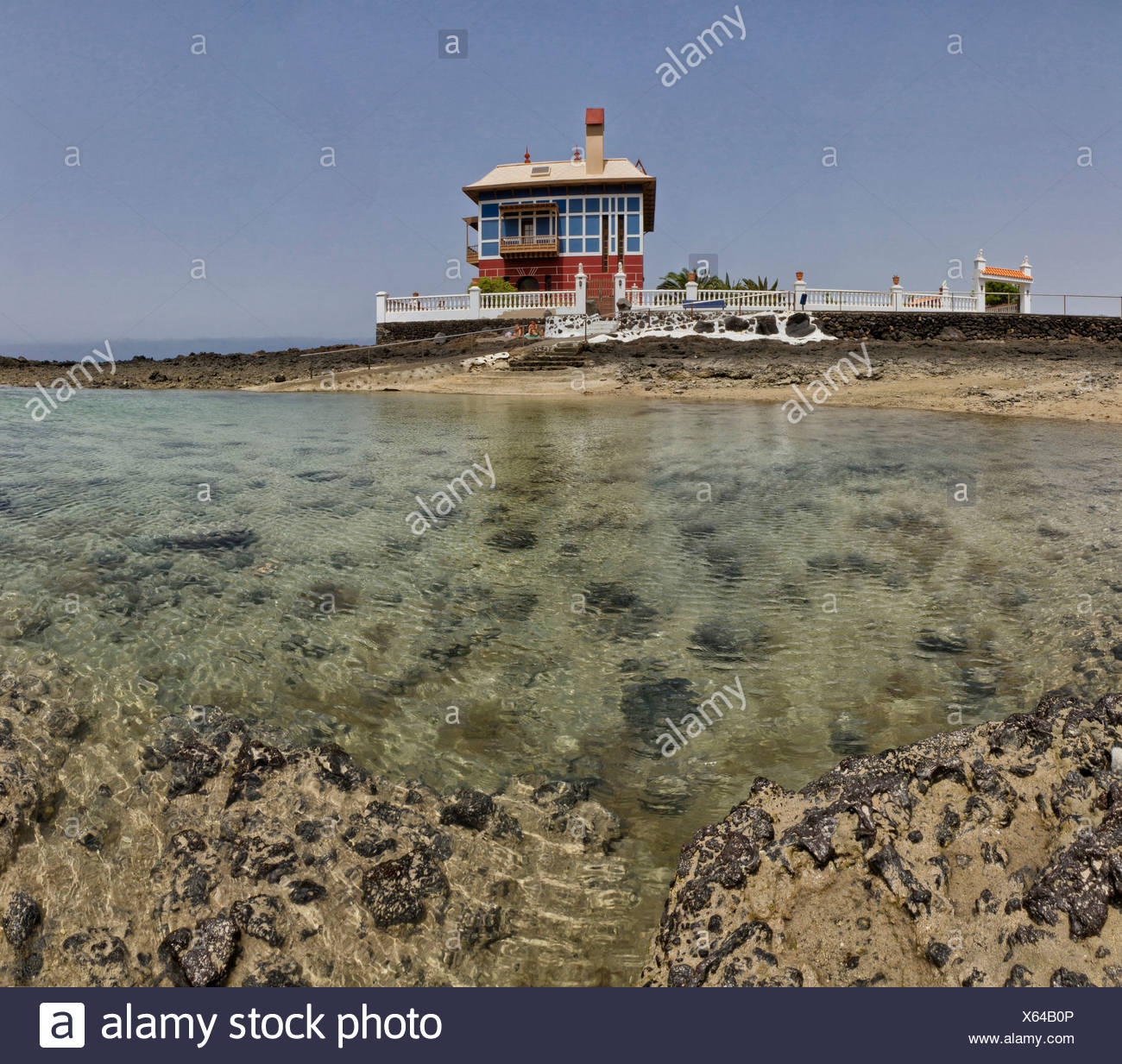 Spanien Lanzarote Arrieta Blaues Haus Wasser Sommer Strand