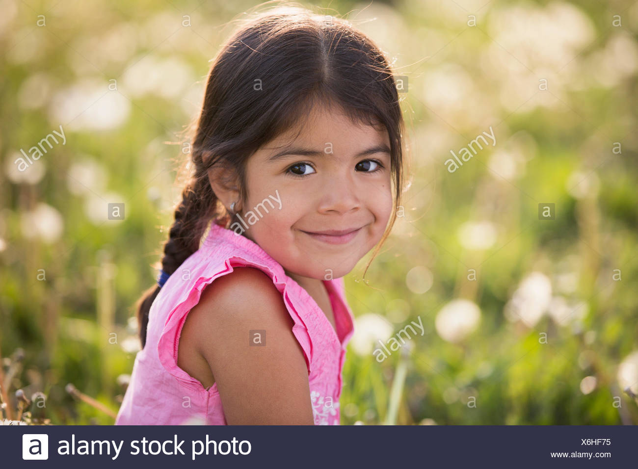 Madchen Mit Braunen Haaren Stockfotos Und Bilder Kaufen Alamy