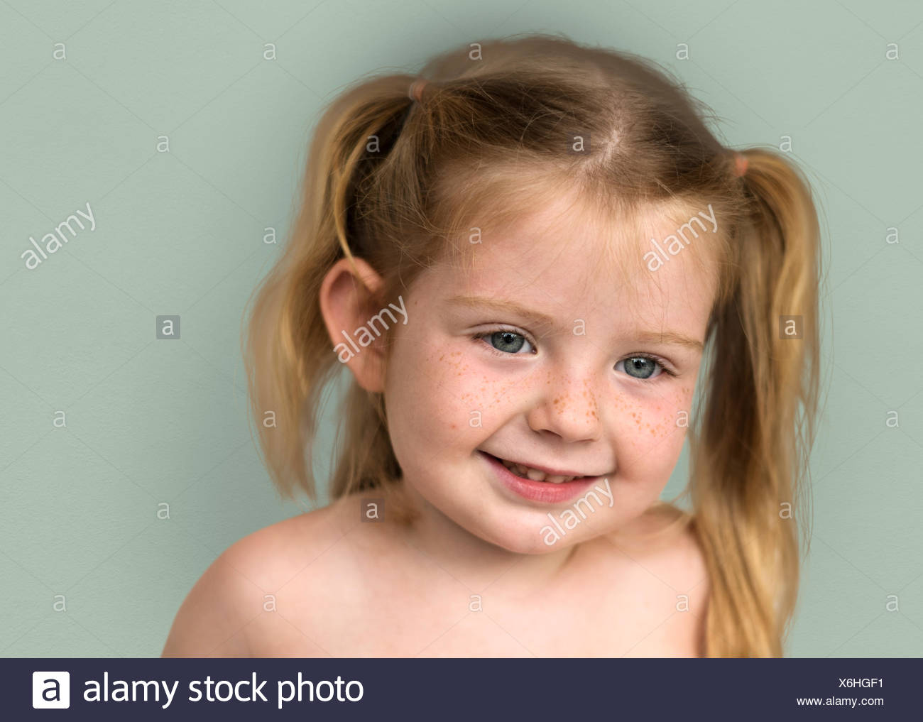 Bare Chested Girl Stockfotos Und Bilder Kaufen Seite 2 Alamy