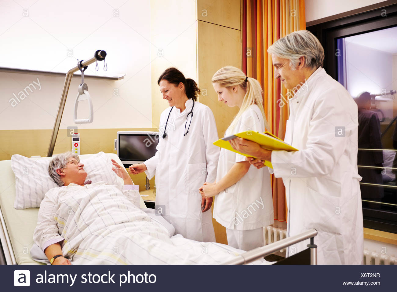 Arztvisite Stockfotos und bilder Kaufen Alamy Arztvisite Stockfotos und bilder Kaufen Alamy
