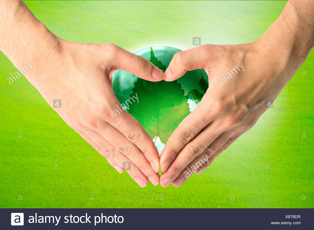 Zwei Hande Machen Ein Herz Stockfotos Und Bilder Kaufen Alamy