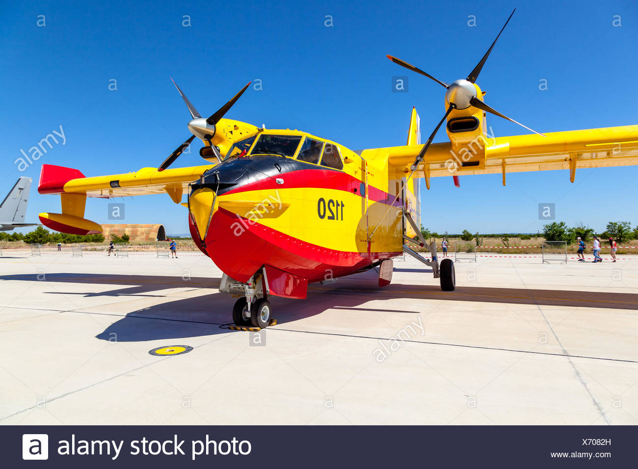 Wasserflugzeug Canadair Cl 215 Stockfotografie Alamy