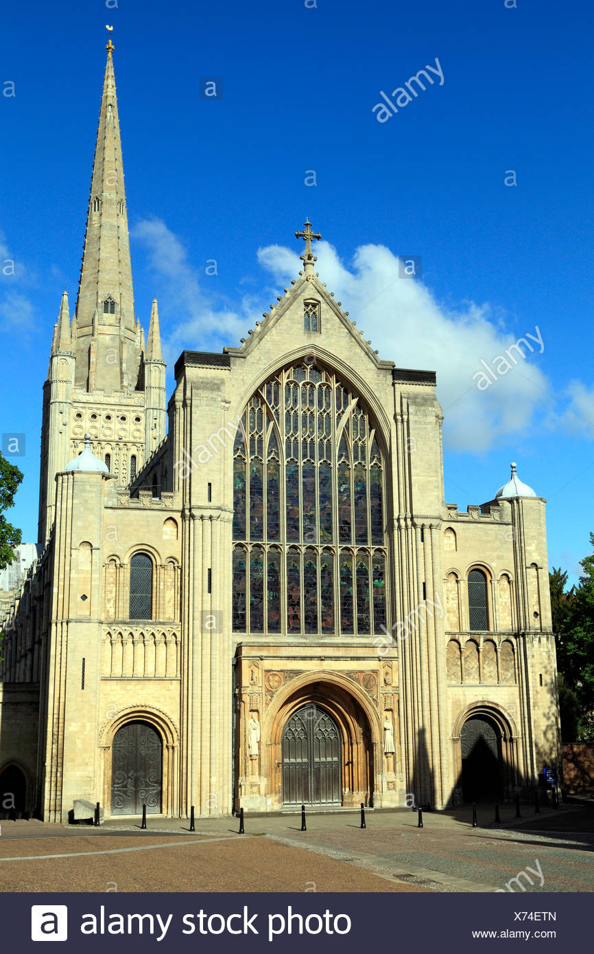 Norwich Cathedral Westfront Und Spire Englischen Mittelalterlichen Kathedralen Norfolk England Uk Stockfotografie Alamy