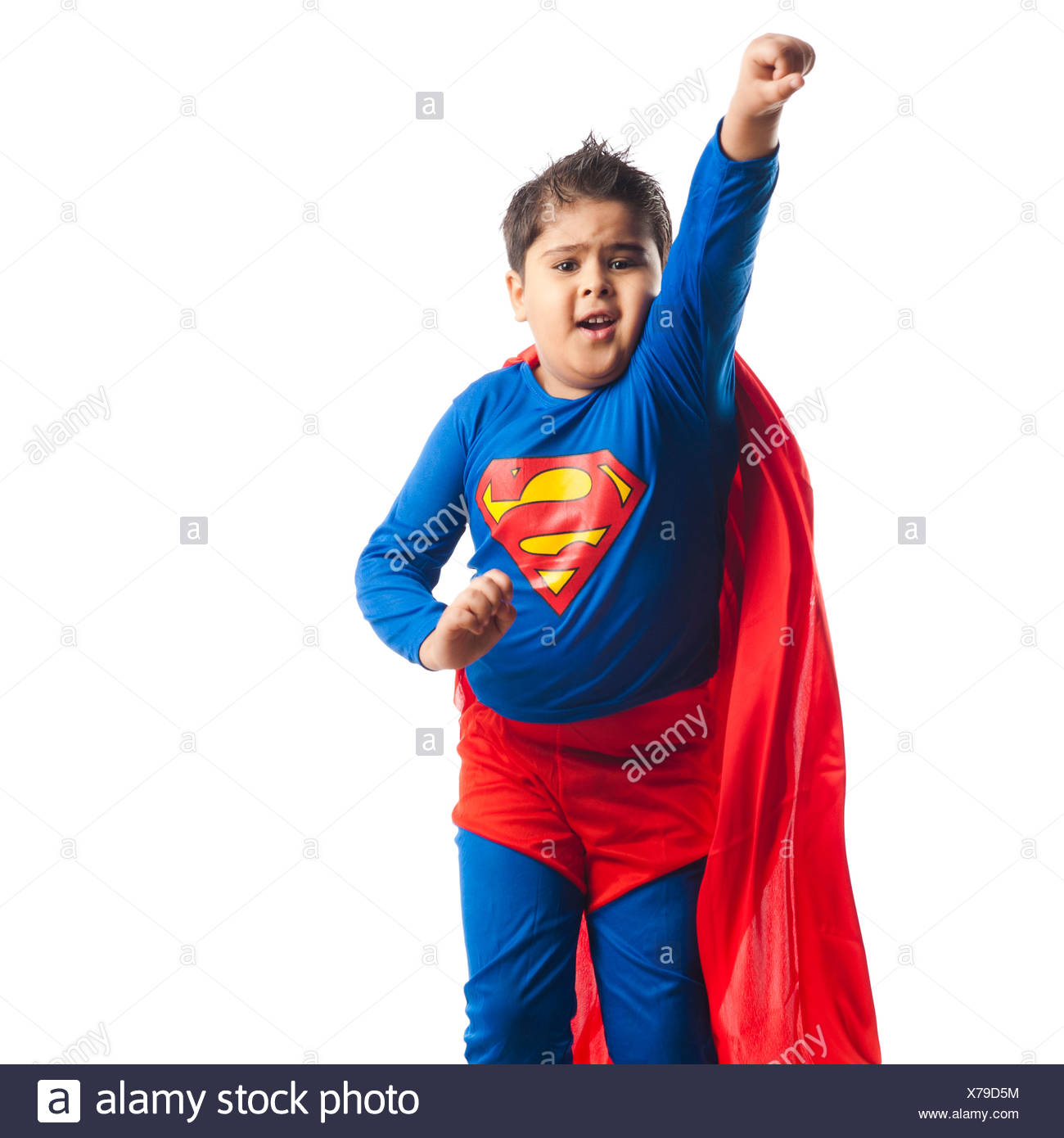 Junge Gekleidet Wie Ein Superman Fliegen Stockfotografie Alamy