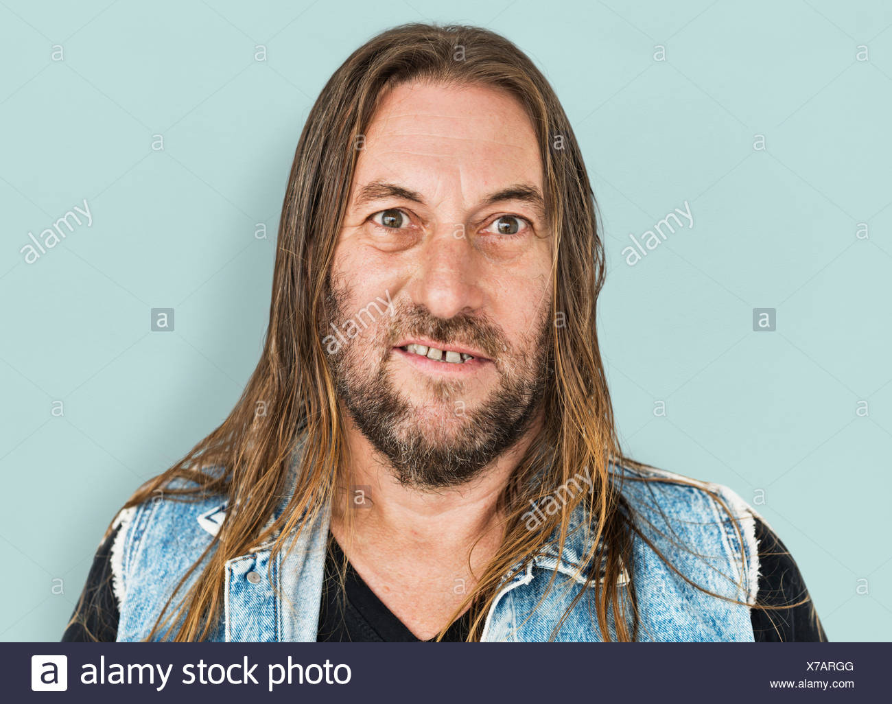 Mann Lange Haare Frisur Lachelnd Hohn Portrat Konzept Stockfotografie Alamy