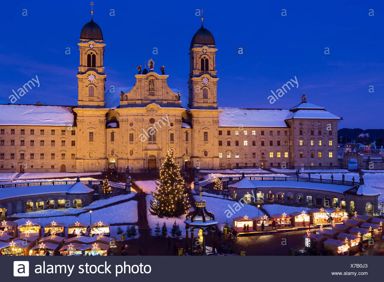 Weihnachten 2022 Im Kloster Schweiz Einsiedeln, Schweiz, Europa, Kanton Schwyz, Kreuzgang, Kloster