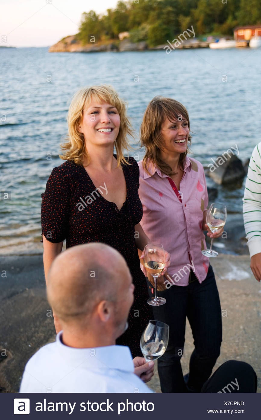Mittsommer-Party, Fejan, Stockholmer Schären, Schweden. Stockfoto