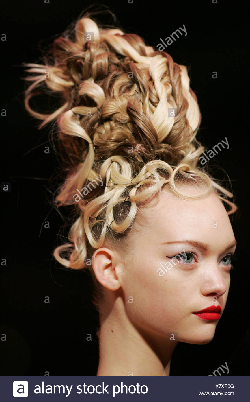 Female Australian Model Gemma Ward Stockfotos Und Bilder Kaufen Alamy