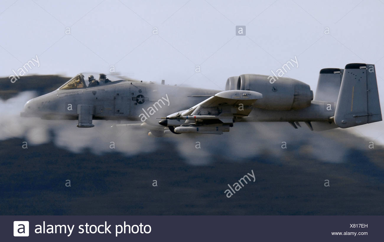 A 10 Thunderbolt Feuern Gau 8 Avenger Stockfotografie Alamy