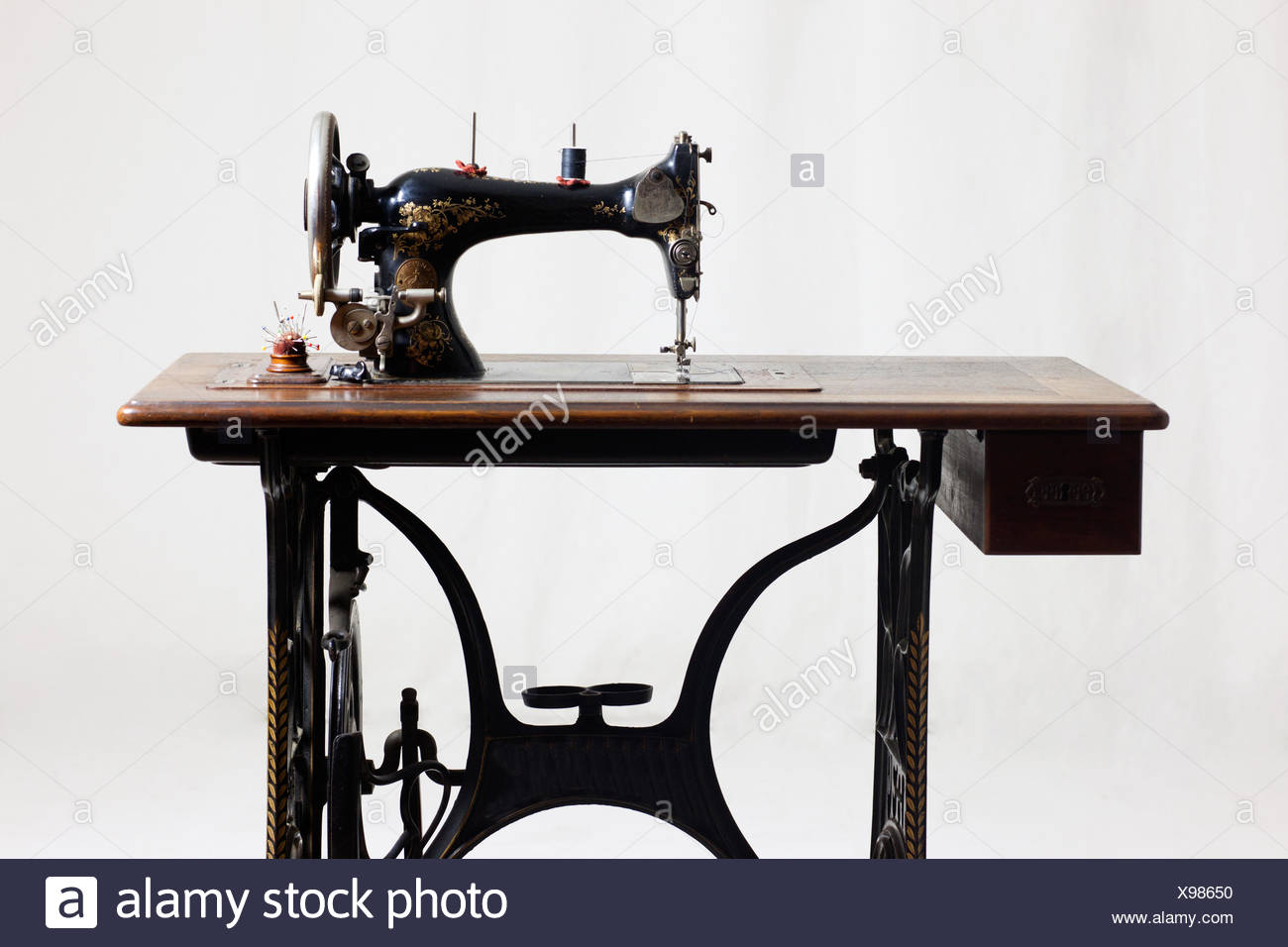 Alte Nahmaschine Stockfotografie Alamy