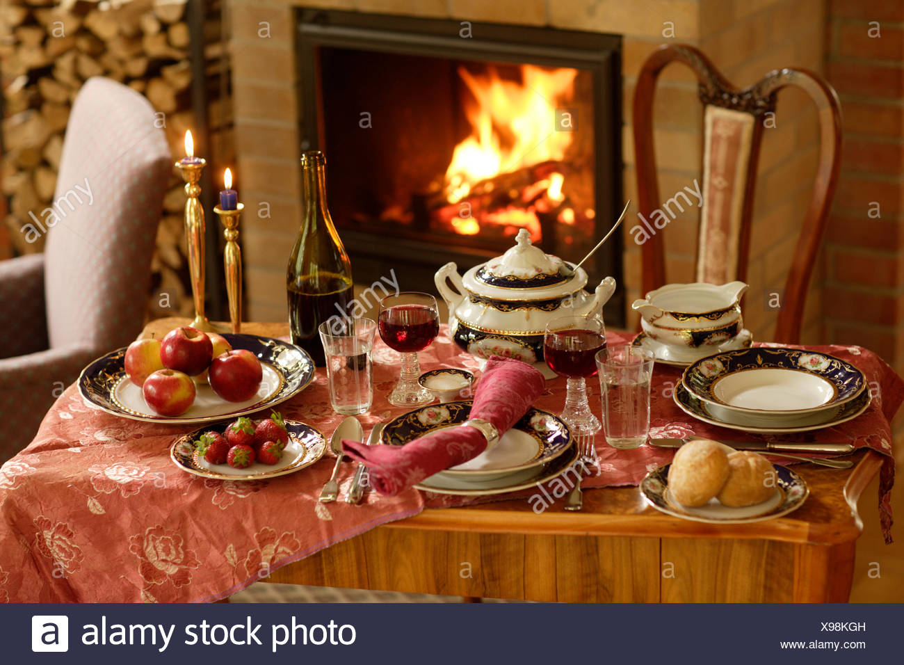 Stilleben, gedeckter Tisch Stockfotografie Alamy Stilleben, gedeckter Tisch Stockfotografie Alamy