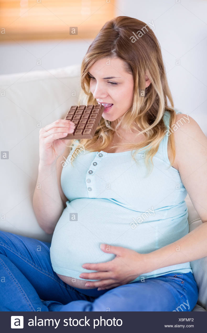 Ziemlich Grosse Tafel Schokolade Essen Schwangere Stockfoto Bild