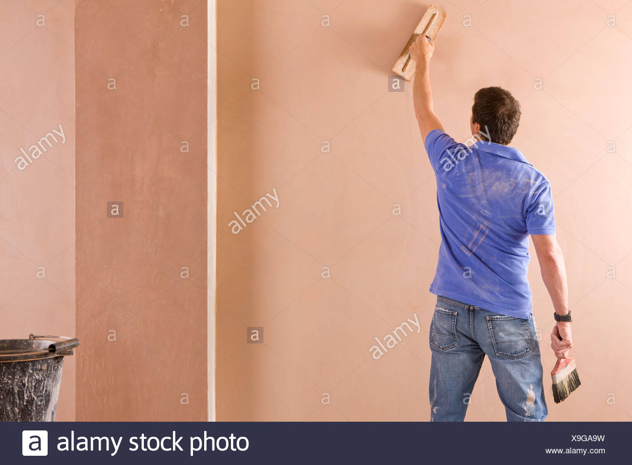Man Verputzen Wand im Haus Stockfoto, Bild: 281257141 - Alamy Man Verputzen Wand im Haus Stockfoto, Bild: 281257141 - Alamy