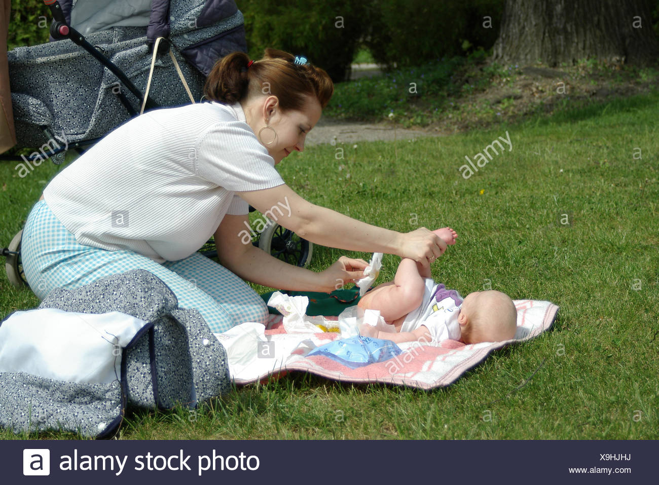 Windeln Wechseln Stockfotos Windeln Wechseln Bilder Alamy