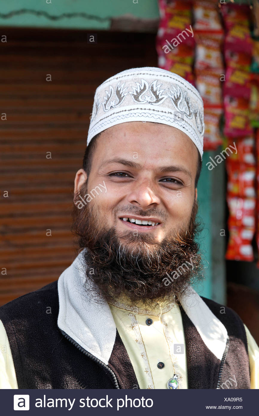 Schone Indische Mann Portrat Haldwani Uttarakhand Region Nordindien Indien Asien Stockfotografie Alamy