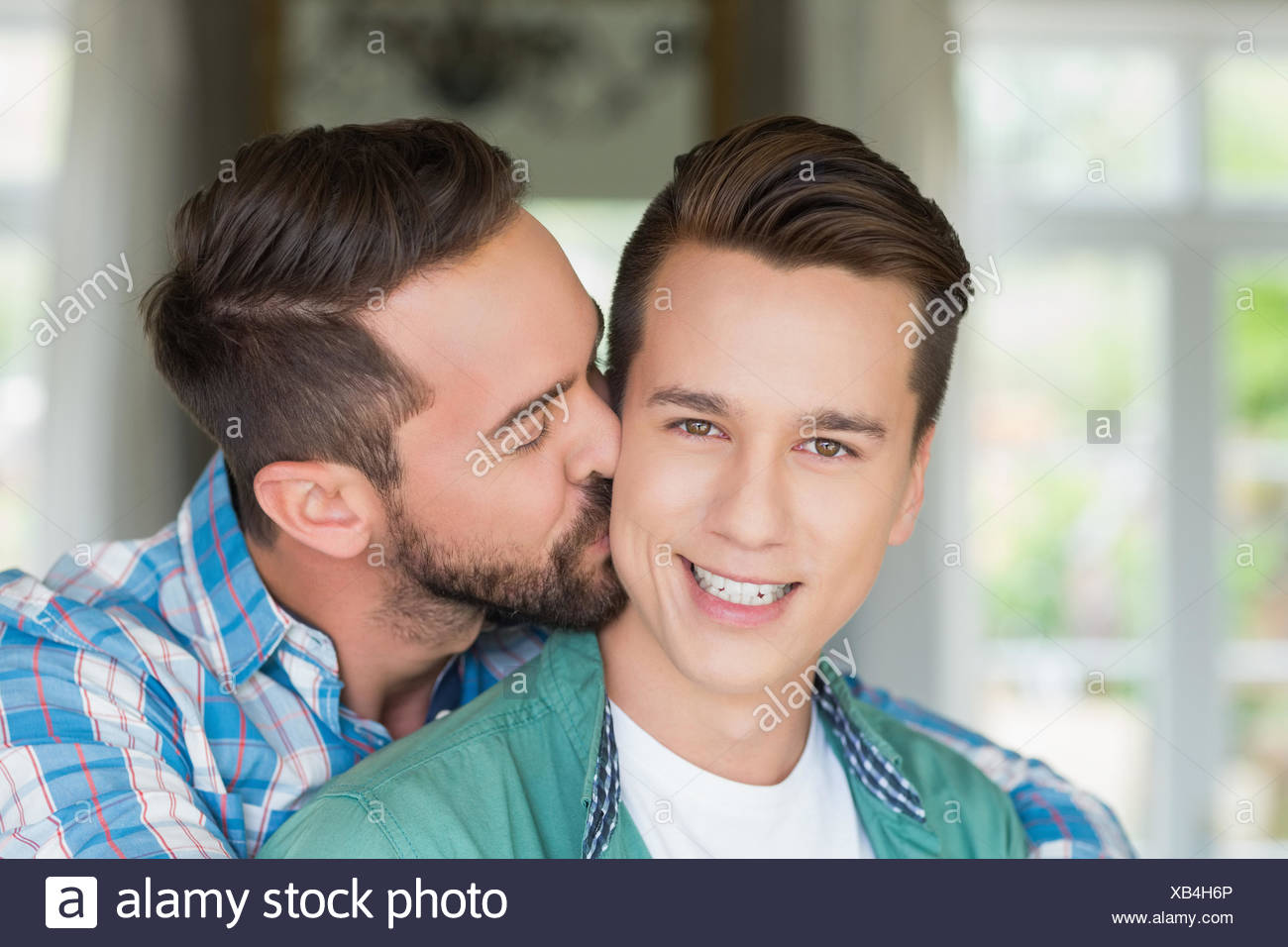 Men Kissing Gay Stockfotos und bilder Kaufen Alamy