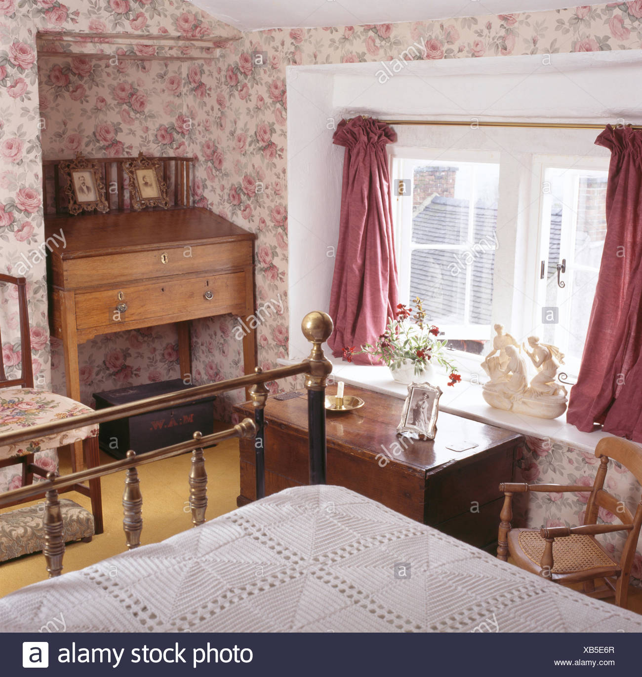 Rosa Tapeten Schlafzimmer