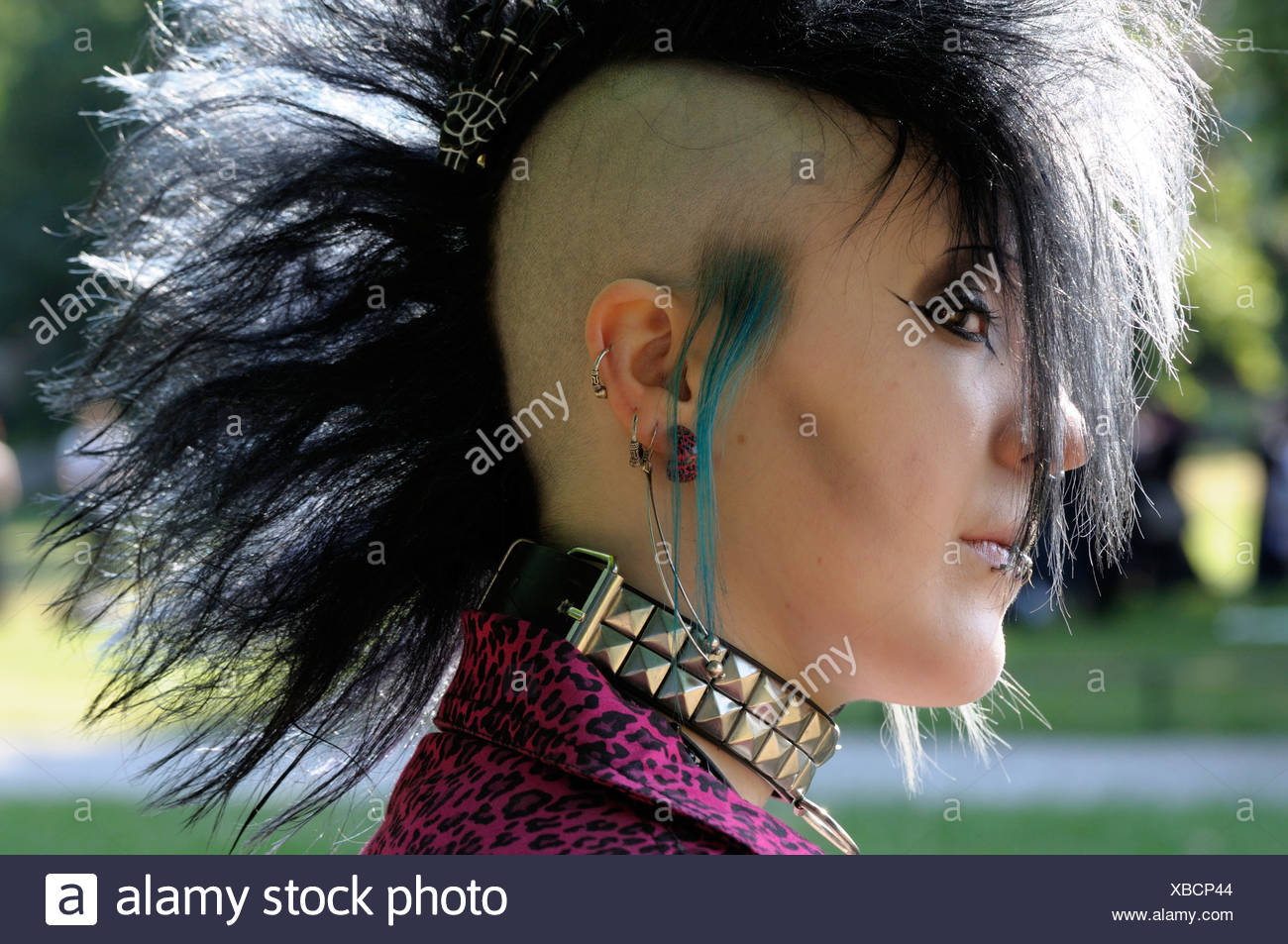 Junge frau treffen