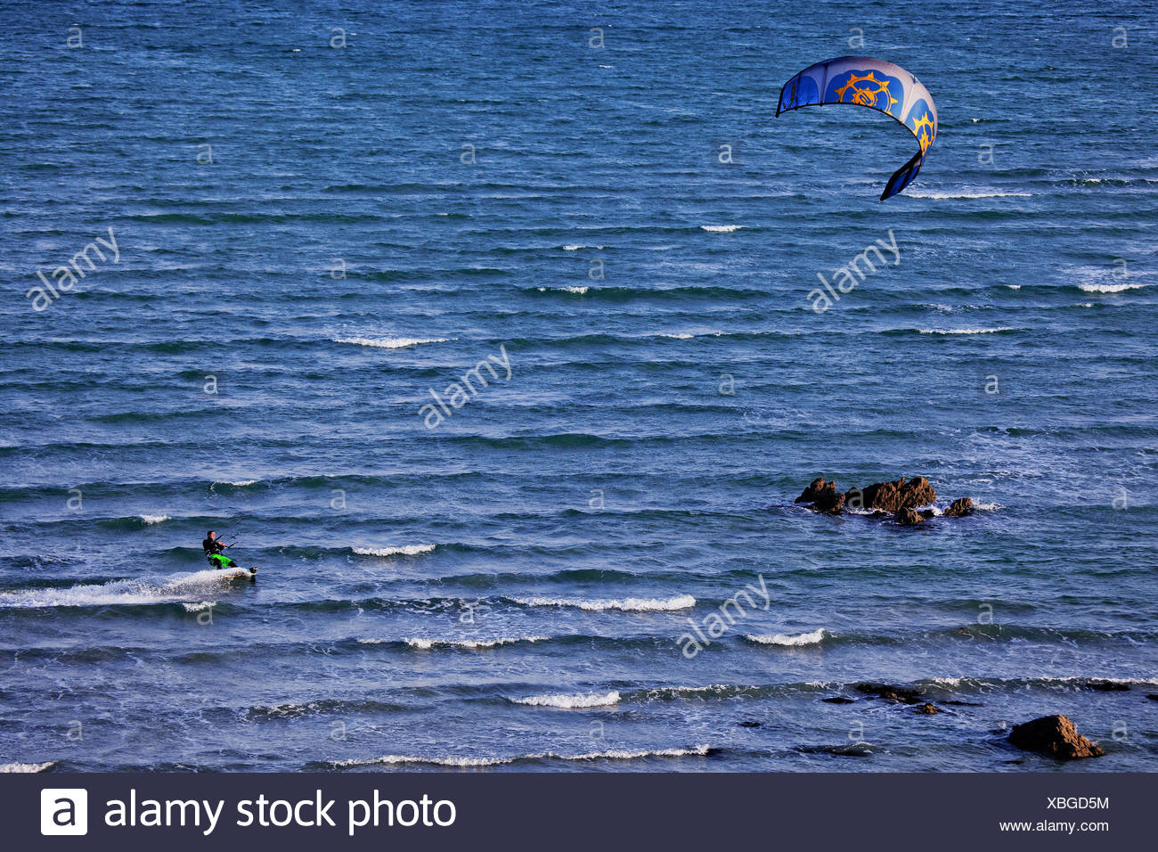 Kitesurfen In Der Bretagne Frankreich Stockfotografie Alamy