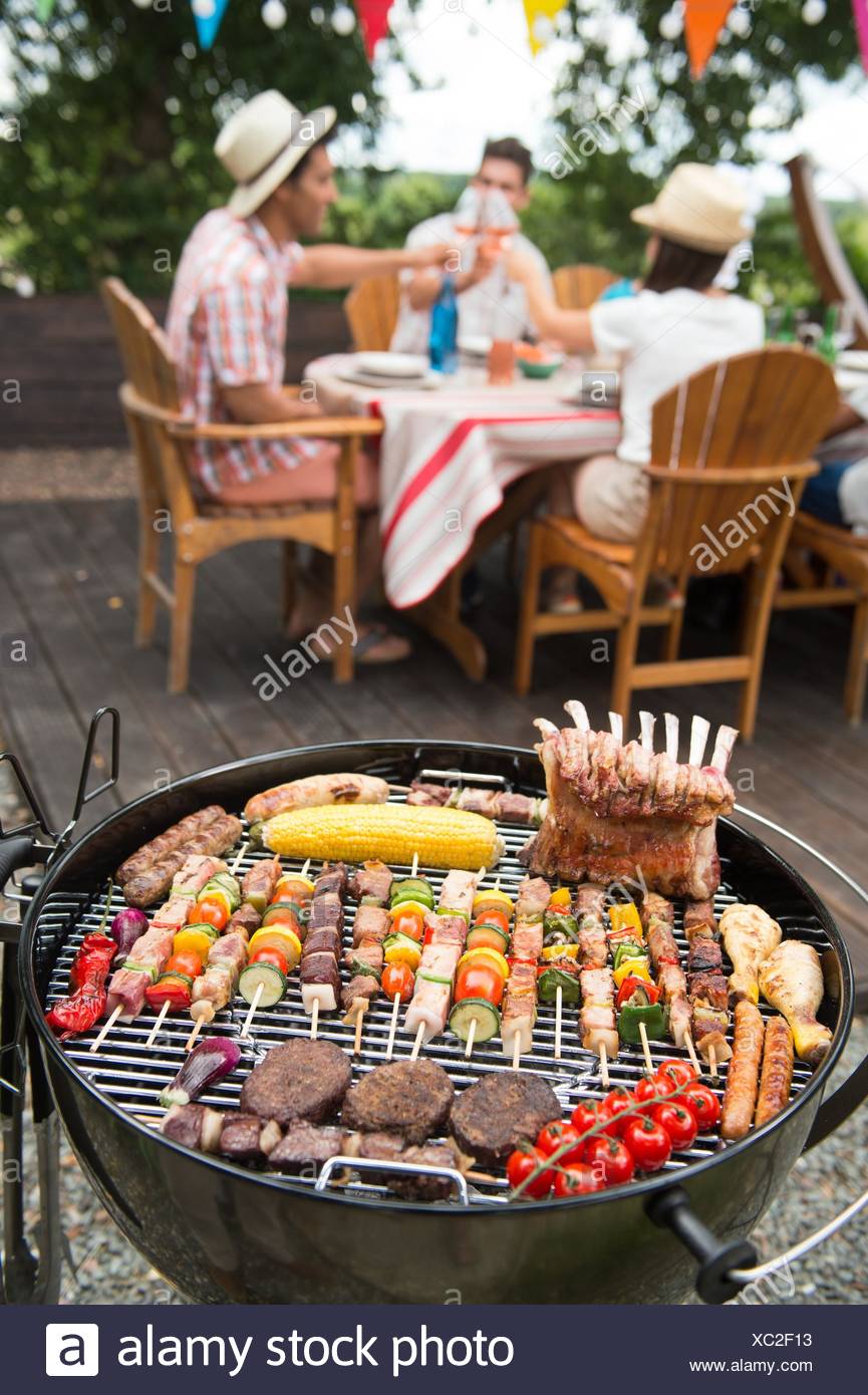Schone Grillen Im Garten Bild