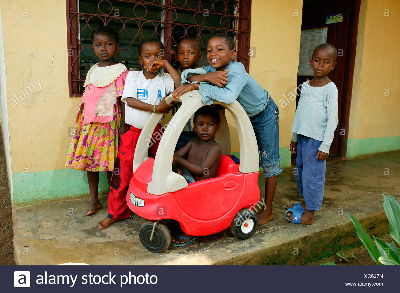 Aids Waisen Im Waisenhaus Kamerun Afrika Stockfotografie Alamy