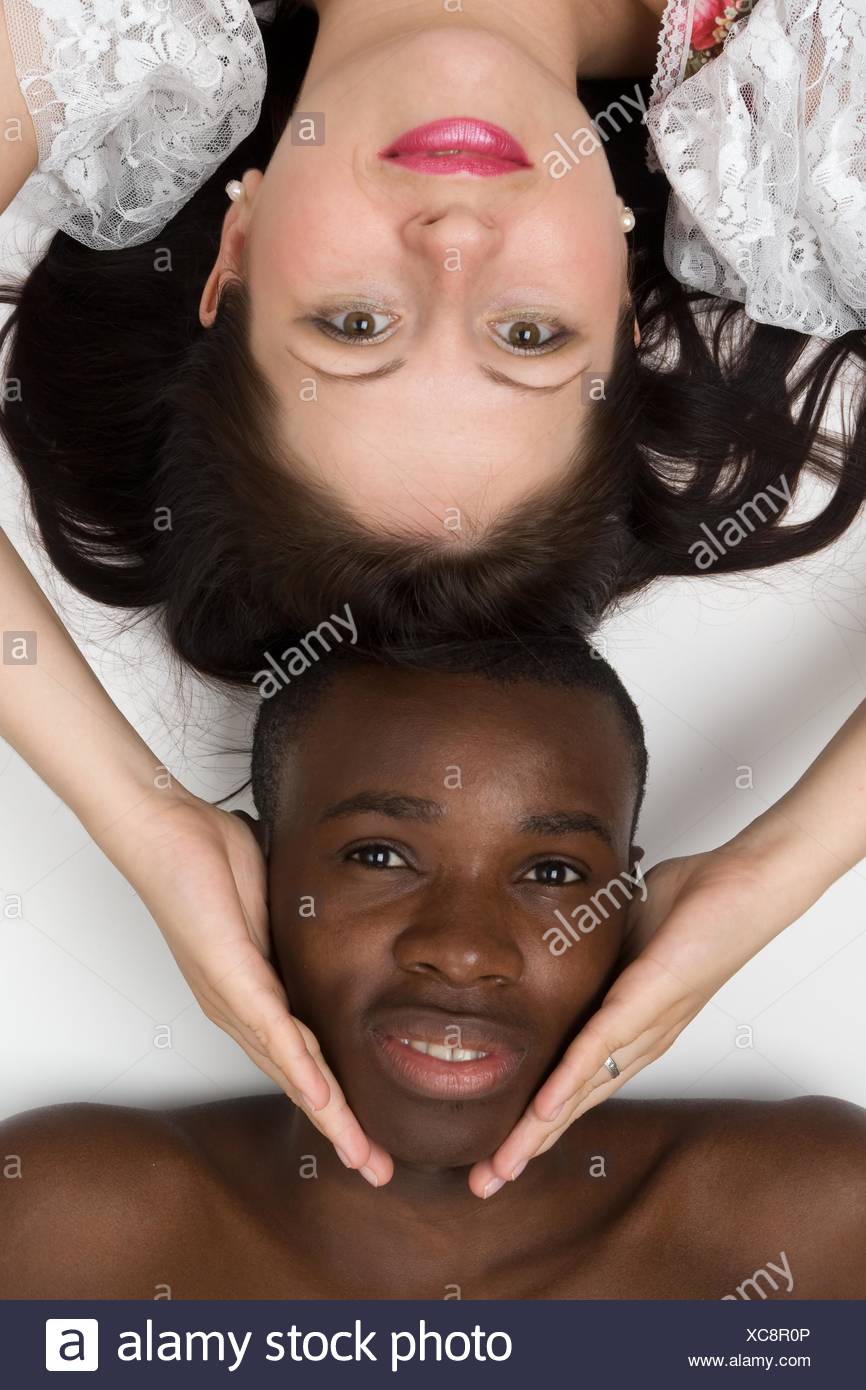 Frau nackt weiße schwarzer mann und Schwarzer Mann